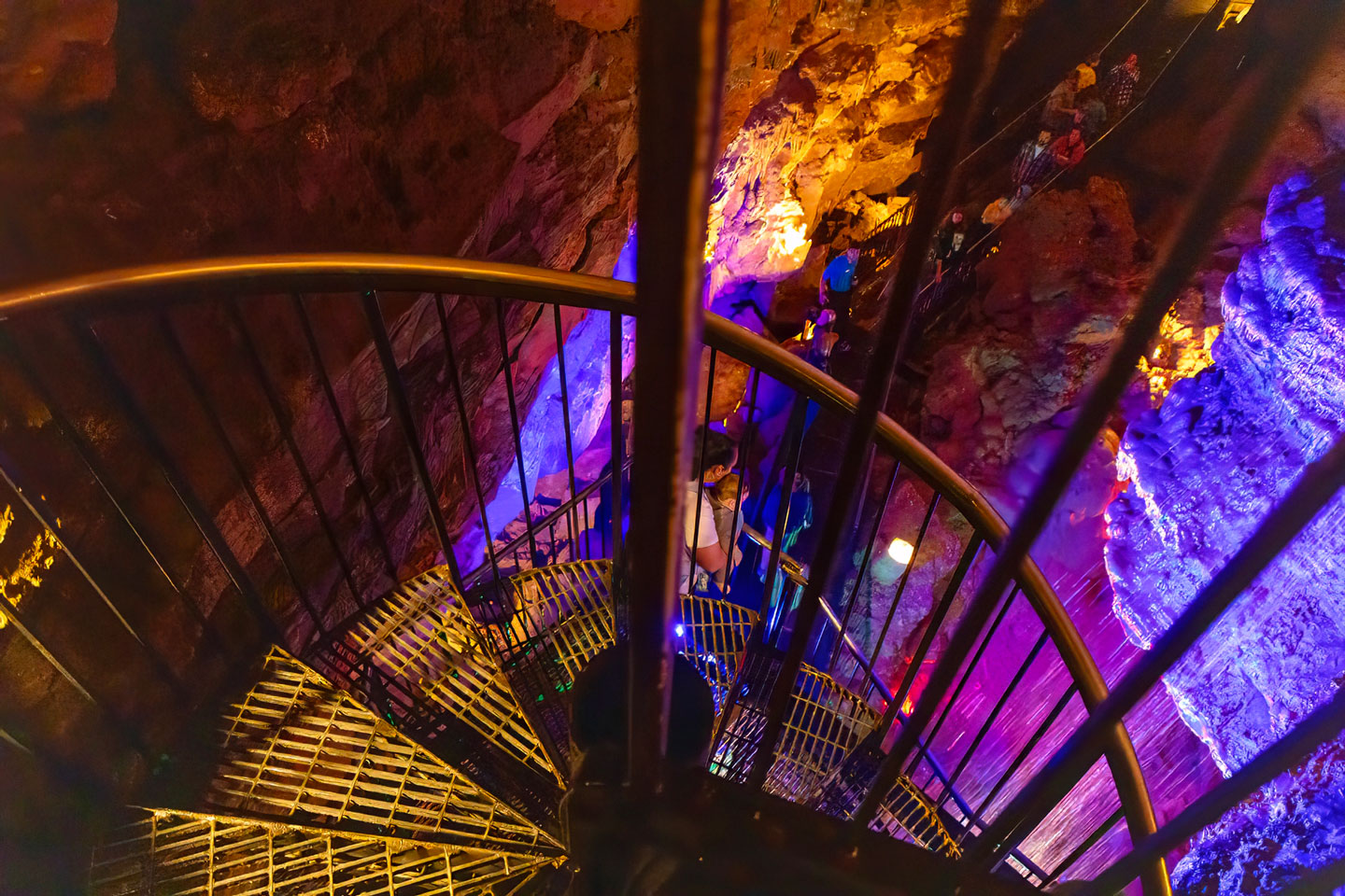 INDIANA-CAVERN-11-333A3464-WEB